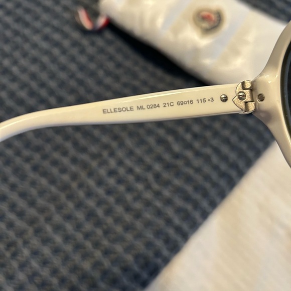 Moncler Glossy White Sunglasses with Logo Pouch - Picture 9 of 9